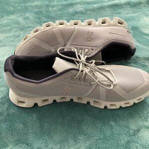 ON RUNNING - Cloud 5 Surf